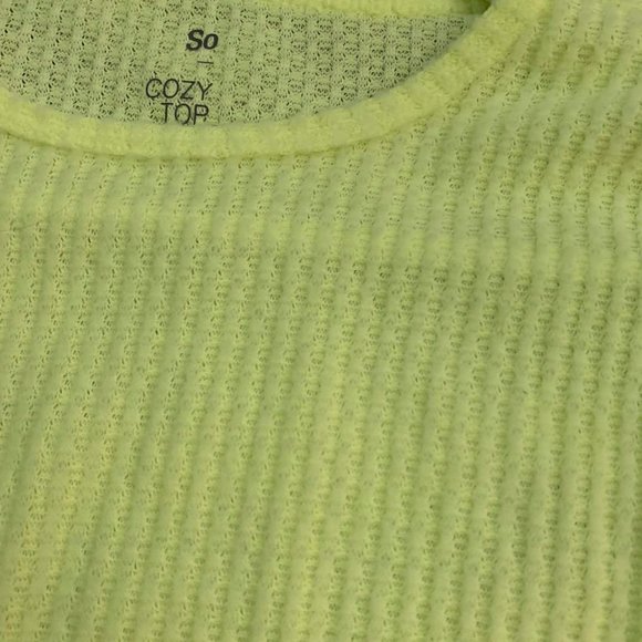 So Cozy top. Barely worn. Bright yellow. See last photo for accurate color. - Picture 4 of 4